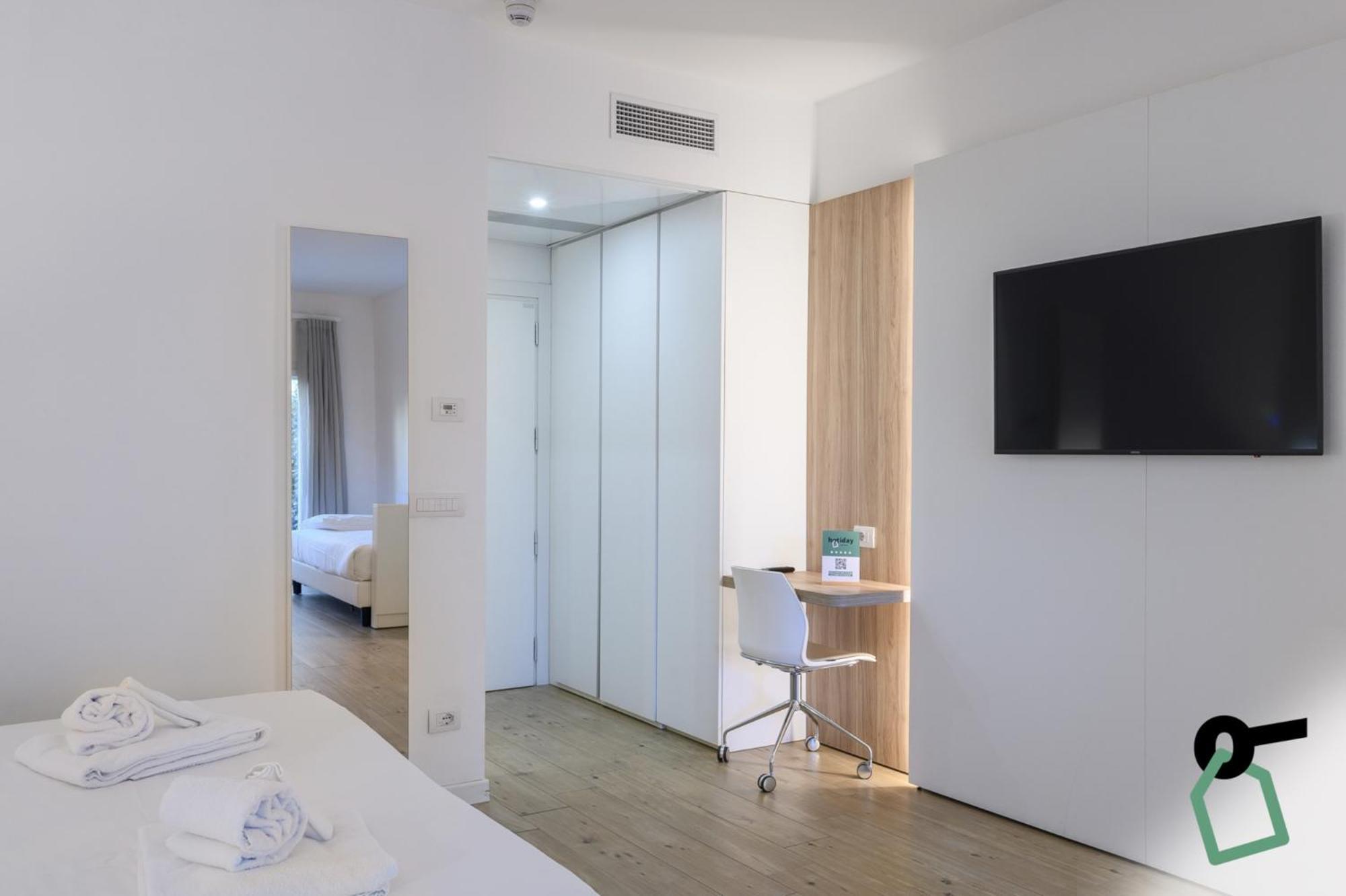 Hotiday Room Collection - Tirrenia Exterior photo